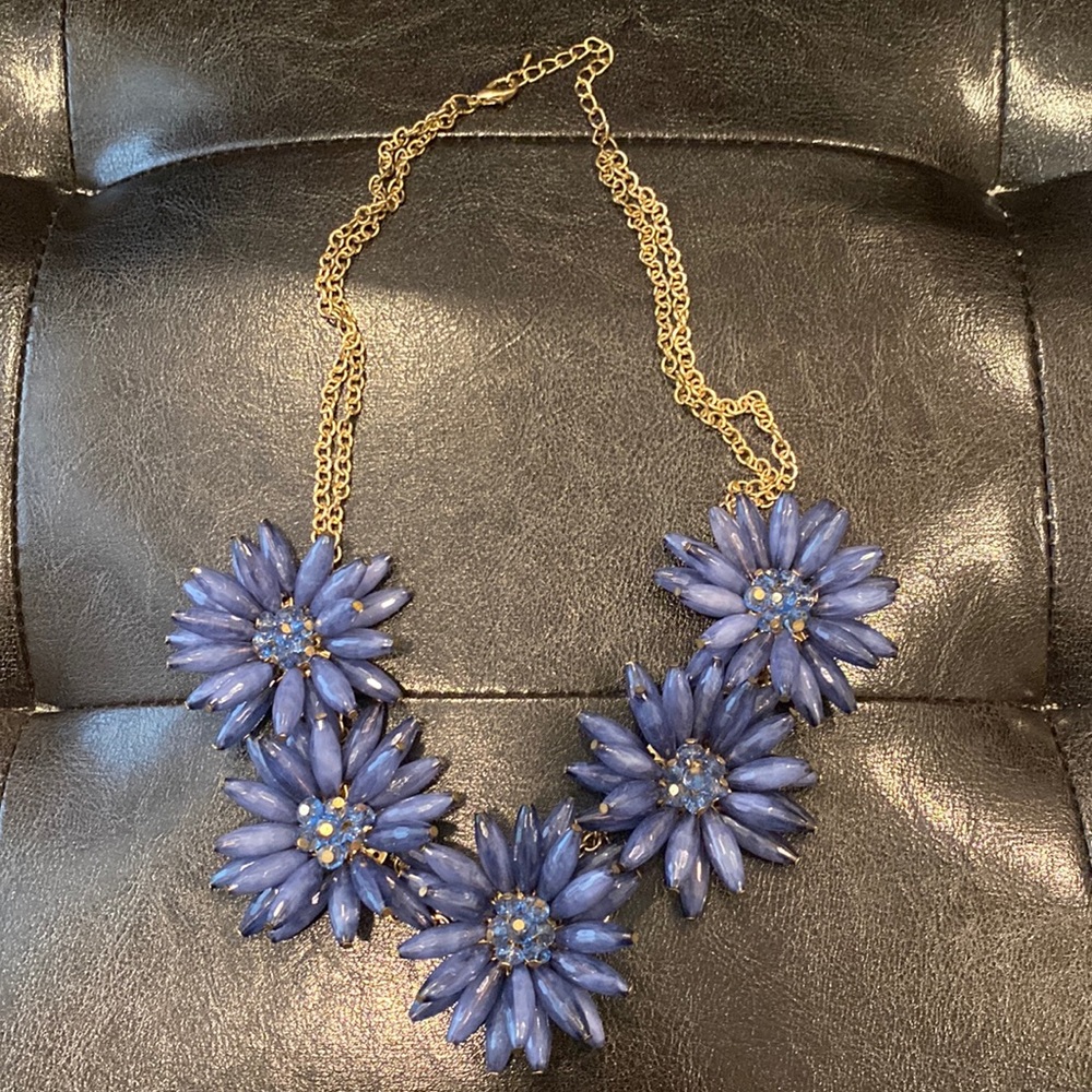 Be bold in this daring starburst necklace